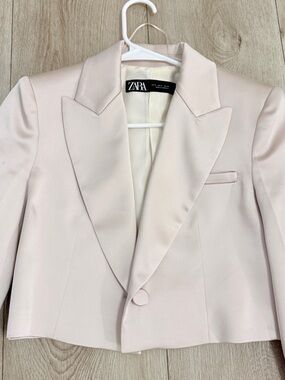 Zara Cropped Blazer in Soft Cream